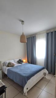 1BR Apartment with Mamad Bedroom and Parking, 250 m to the Sea and Flea Market - Tel Aviv - 5