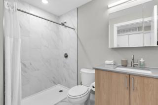 Luxe Studio with City Views - Near Fishtown - 4