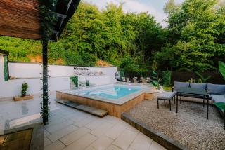 Panorama Villa House Sarajevo- Jacuzzi, Bazen & Pogled na Grad - Sarajevo - 0