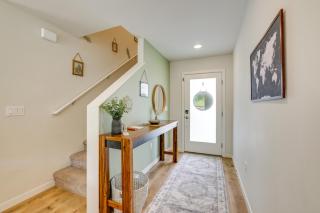 2 Mi to Olympic National Park Sun-Soaked Haven! - 1