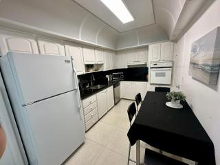 The Tides - Self Check-In-Ocean View-Pool-Beach Access - Hollywood - 6