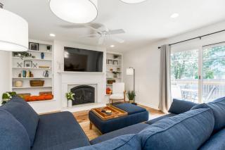 Ranch Home with Movie Room, Ping Pong Table, and Putting Green - Olathe - 2