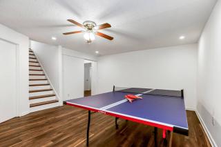 Ranch Home with Movie Room, Ping Pong Table, and Putting Green - Olathe - 7