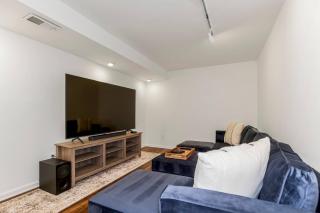 Ranch Home with Movie Room, Ping Pong Table, and Putting Green - Olathe - 6