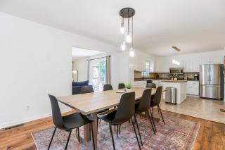 Ranch Home with Movie Room, Ping Pong Table, and Putting Green - Olathe - 8