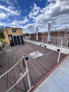 Waterfront Tiny House Stay - 4