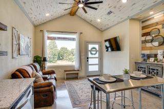 Recently Built Cabin with Pavilion in Granbury! - Granbury - 3