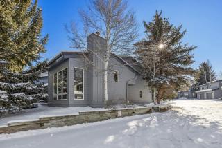 Trail Ridge Retreat - Sleeps 8 - 9
