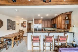 Landmark Vail - Charming Condo for 8 with Resort-style Amenities - 1