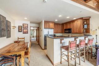 Landmark Vail - Charming Condo for 8 with Resort-style Amenities - Vail - 2