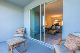 Comfortable 2BR Condo w Lake Views - 5