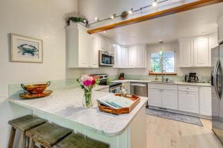 Relax on a Private Beach Shelton Getaway! - Shelton - 4