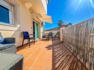 2-Bedroom Apartment with Full-Length Balcony and Shared Roof Terrace in Central - Nerja - 8