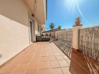 2-Bedroom Apartment with Full-Length Balcony and Shared Roof Terrace in Central - Nerja - 7