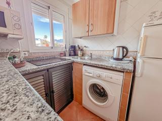 2-Bedroom Apartment with Full-Length Balcony and Shared Roof Terrace in Central - Nerja - 5