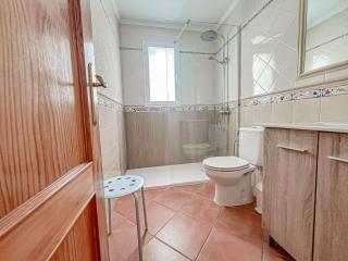 2-Bedroom Apartment with Full-Length Balcony and Shared Roof Terrace in Central - Nerja - 4