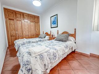 2-Bedroom Apartment with Full-Length Balcony and Shared Roof Terrace in Central - Nerja - 1