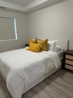Private Room in Luxury Penthouse Located in Windsor Lasalle ON - 0