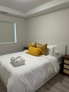 Private Room in Luxury Penthouse Located in Windsor Lasalle ON - Windsor - 8
