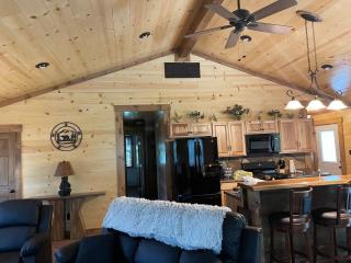 Jackson Hill Cabin - - 2