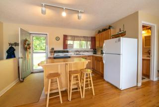 Private Lakefront House On Peaceful Private Lake - Charlevoix - 6