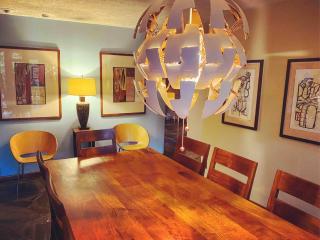 Stylish & Spacious Estate On The Brew Ridge Trail - Avon - 7