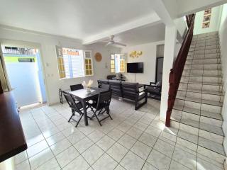 Maison accueillante à Schoelcher avec une belle vue - 9