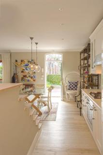 Charming Coastal Townhouse at The Majestic - 4