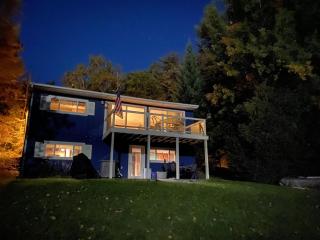 Private Lakefront House On Peaceful Private Lake - 1