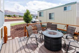 Hot Tub Under Desert Sky, Zion Tiny Home Getaway - 7