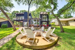 Waterfront Gem on Cedar Creek Lake with Deck and Games - Enchanted Oaks - 9