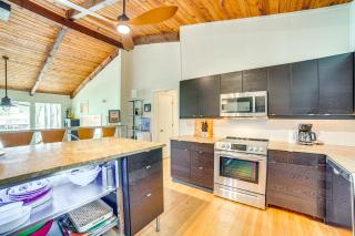 Waterfront Gem on Cedar Creek Lake with Deck and Games - Enchanted Oaks - 1