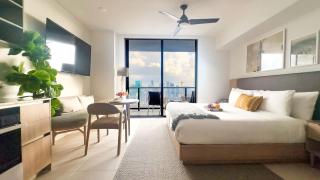 MVR Ultra-High Floor Retreat with Balcony - Miami - 4