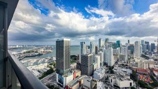 MVR Ultra-High Floor Retreat with Balcony - Miami - 3