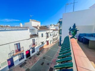 Discover this beautiful penthouse located in the heart of Nerja, on the iconic C - Nerja - 0
