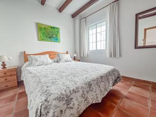 Discover this beautiful penthouse located in the heart of Nerja, on the iconic C - Nerja - 2