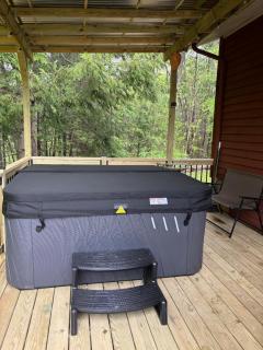 Resting Point - Hot Tub, Firepit, Spacious 4-BR Home - Rogers - 8
