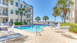 Poolside Villas 104 near beach sleeps 5 - 3
