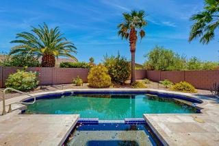 3BR Home with Private Pool and Spa, Built-in BBQ Grill - 8