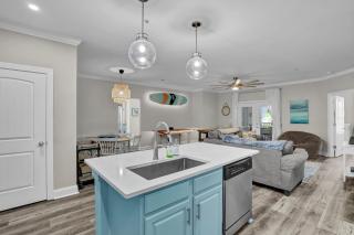 4 Bedroom modern condo with community pool - Surf City - 4