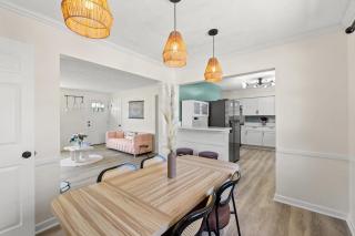 Large Home, Close To Uk Downtown, Hot Tub, Office - 0