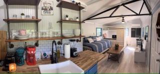 Covered Bridge Hideaway, swimming hole hot tub - 5