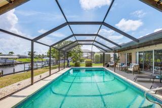 Quintessential Cape Coral Home with Private Dock! - Cape Coral - 0