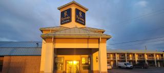 Riviera Inn And Suites 1000 Islands - Gananoque - 0