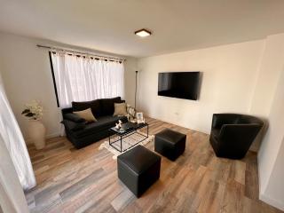 Alucinante Casa en el Bosque de Pinamar con Parrilla y Jardín Privado - Pinamar - 8
