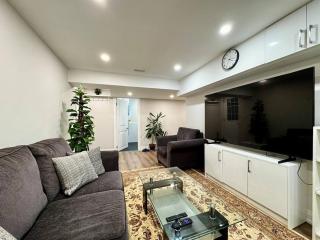 Nice Room In Renovated Basement - Ajax - 0
