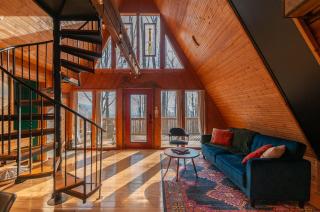 Honeycomb Hideaway by AvantStay Rustic Retreat - 9