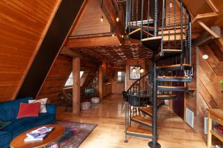 Honeycomb Hideaway by AvantStay Rustic Retreat - Fairview - 2