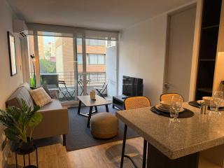 HOM I Cerca del Movistar Arena y Metro Toesca - 7