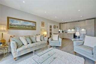 Modern Hampton Hideaway - East Molesey - 0